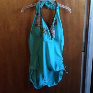 NWT Women’s Plus Size Bathing Suit.